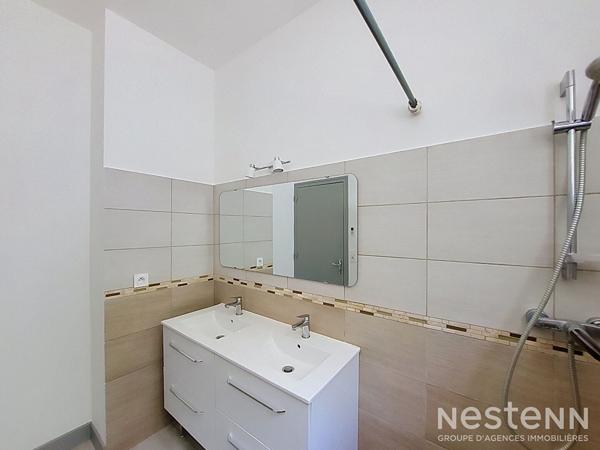 A Vendre Maison de 80 m² sur sous-sol de 68 m² avec garages et jardin proche du centre de Condom