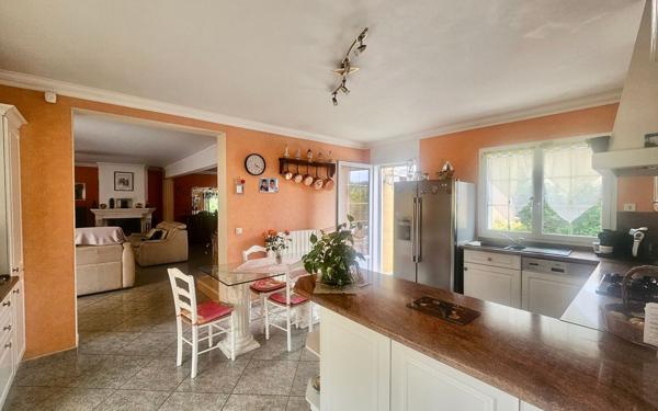 Maison à vendre    5 pièces •  Balaruc-les-Bains
