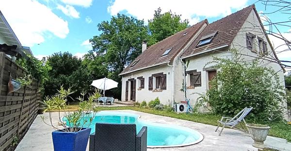 Maison familiale de 8 pièces avec sous sol total ET piscine  chauffée