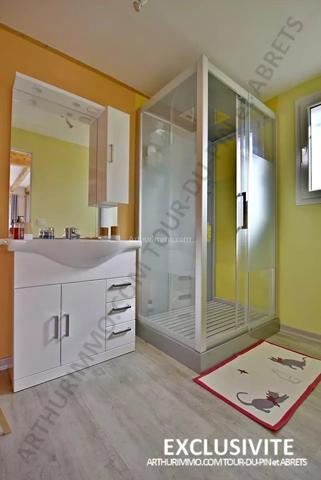 Vente Maison 2 pièces 150 m2 à La Tour-du-Pin