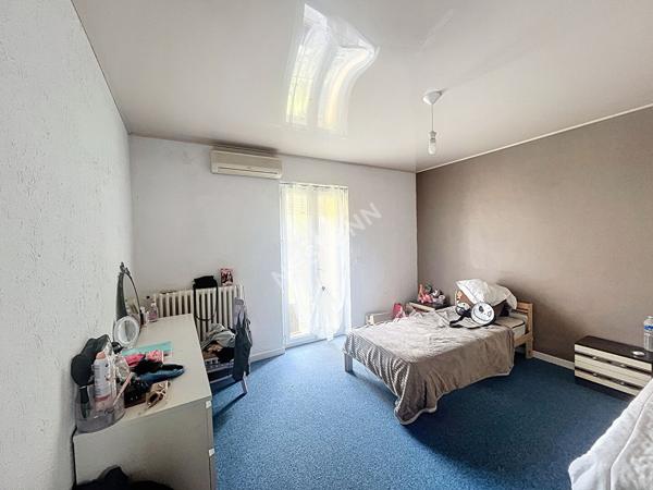 Maison des années 30 à Saint Rémy De Provence 6 pièces 140 m² + hangar de 350m²