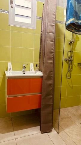 A LOUER JOLI T3 entièrement meublé dans haut de villa situé vers Maudette Sainte Anne