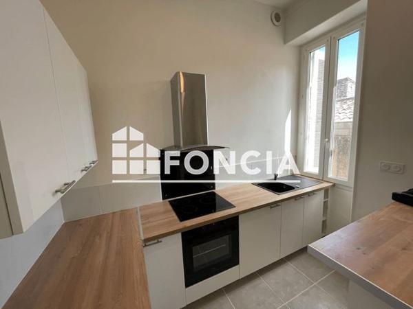 Location Appartement 2 pièces 40.14 m² - 3 rue pharamond Nimes 30000