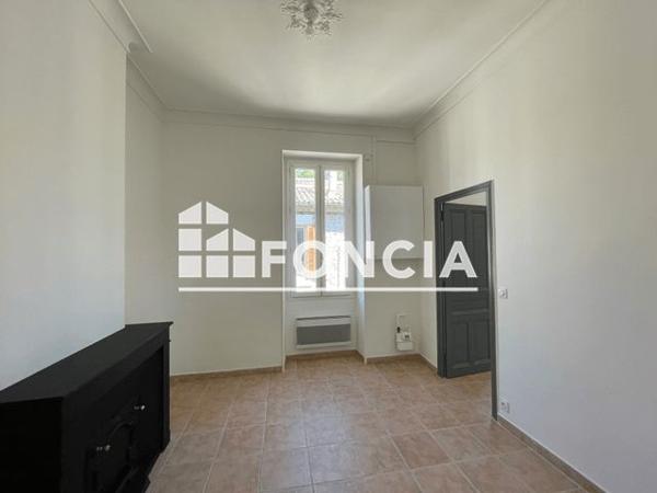 Location Appartement 2 pièces 40.14 m² - 3 rue pharamond Nimes 30000