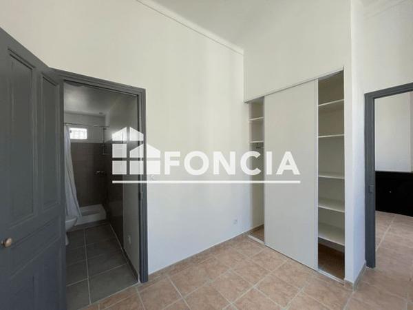 Location Appartement 2 pièces 40.14 m² - 3 rue pharamond Nimes 30000