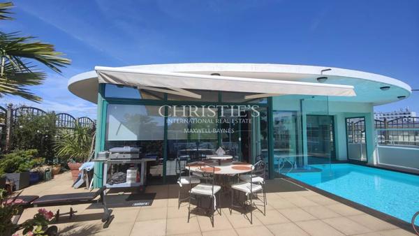 LA ROCHELLE proche port- Appartement DERNIER ETAGE AVEC GRANDE TERRASSE PISCINE – double garage