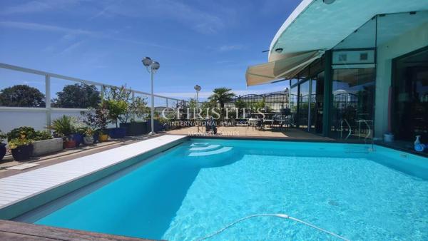 LA ROCHELLE proche port- Appartement DERNIER ETAGE AVEC GRANDE TERRASSE PISCINE – double garage