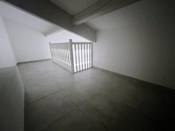 FREJUS type 2+mezzanine+garage, piscine ,tennis