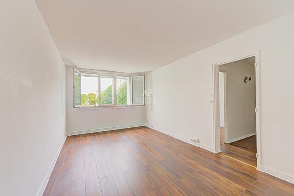 Appartement Saint Germain En Laye 2 pièces 45 m2 242 000 € **  - Référence  18553