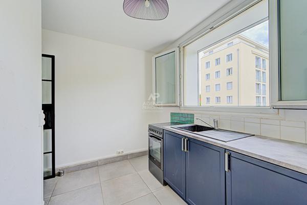 Appartement Saint Germain En Laye 2 pièces 45 m2 242 000 € **  - Référence  18553