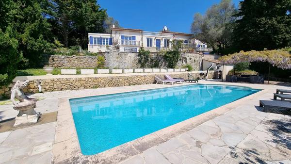 Villa de charme au calme avec piscine et aperçu mer - Le Cannet