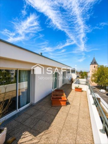 Rare à Illzach centre : attique lumineux avec immense terrasse panoramique