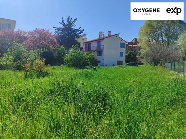 Maison au coeur du village avec un grand terrain encore constructible