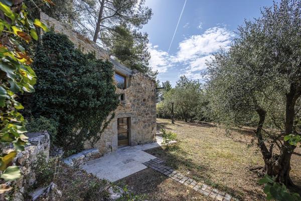 Bergerie du 18ème siècle à Grasse avec vue panoramique