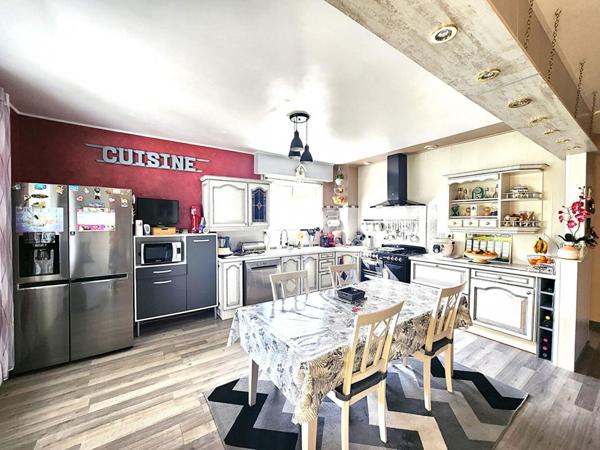 Maison 230m² + SOUS SOL + PISCINE + TERRAIN 4000m²