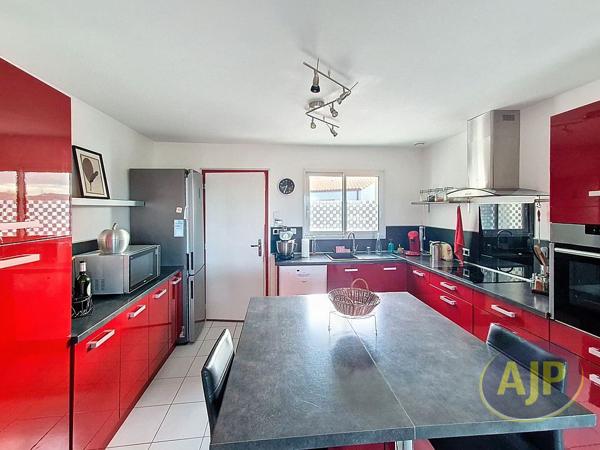 Vente maison L Herbergement : 267 000 € - AJP Immobilier Montaigu