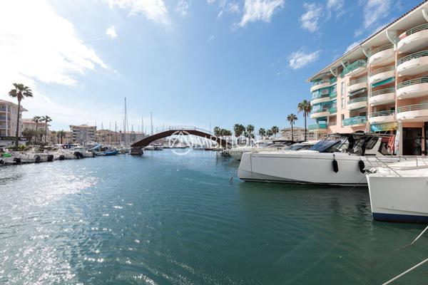 Loft / Atelier à vendre 3 pièces de 89 m²