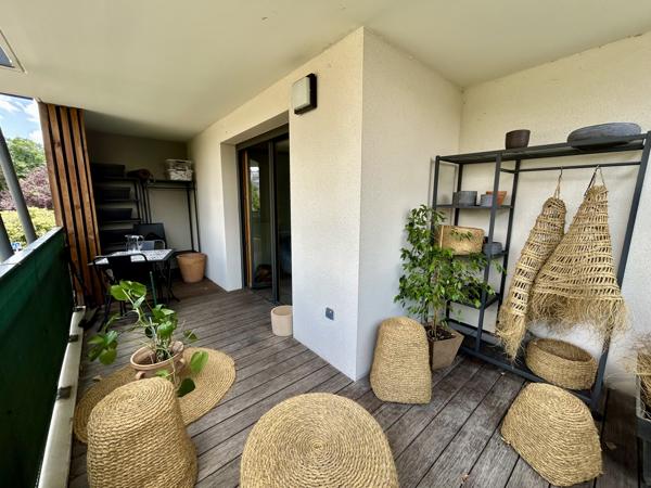 Appartement T2 récent avec terrasse de 16 m² à Sainte-Foy-lès-Lyon
