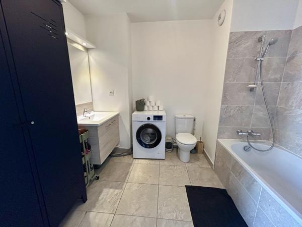 Appartement T2 récent avec terrasse de 16 m² à Sainte-Foy-lès-Lyon