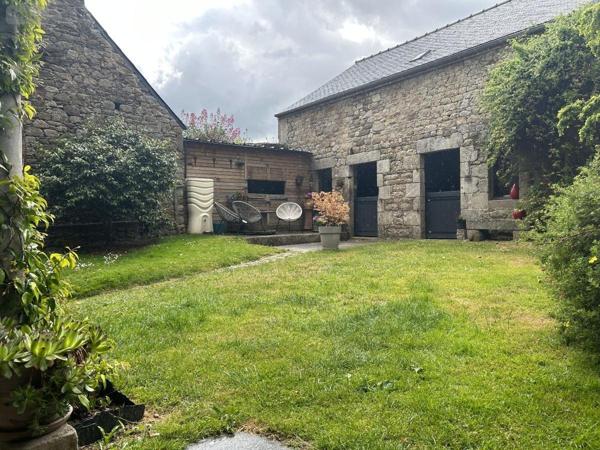 Maison à vendre à Guingamp dans les Côtes-d'Armor (22200), ref : 22064-1288
