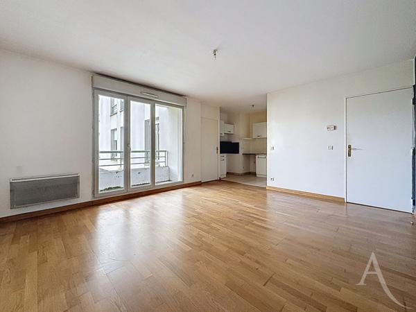 Appartement F2 située en Bord de Seine de 44m² avec parking en s/sol