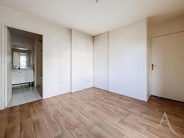 Appartement F2 située en Bord de Seine de 44m² avec parking en s/sol