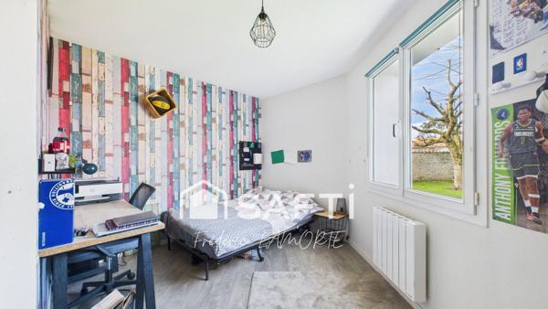 Maison contemporaine, 5 chambres, garage, piscine