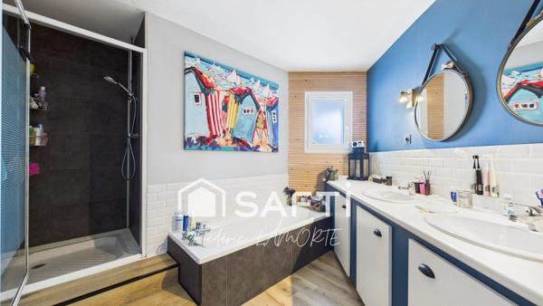 Maison contemporaine, 5 chambres, garage, piscine