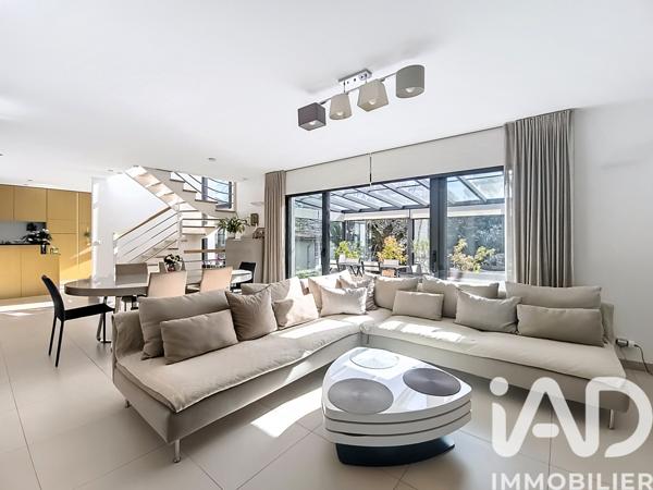 Maison à vendre 7 pièces 230 m² Saint-Maur-des-Fossés
