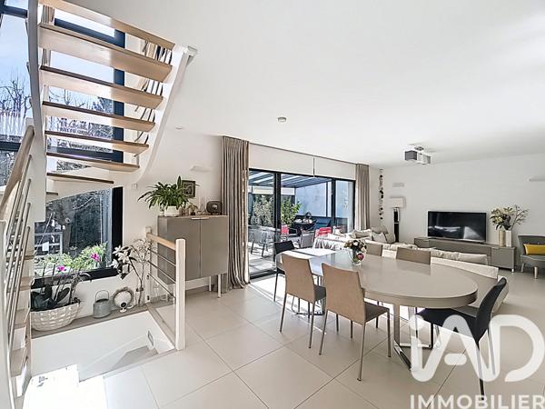 Maison à vendre 7 pièces 230 m² Saint-Maur-des-Fossés