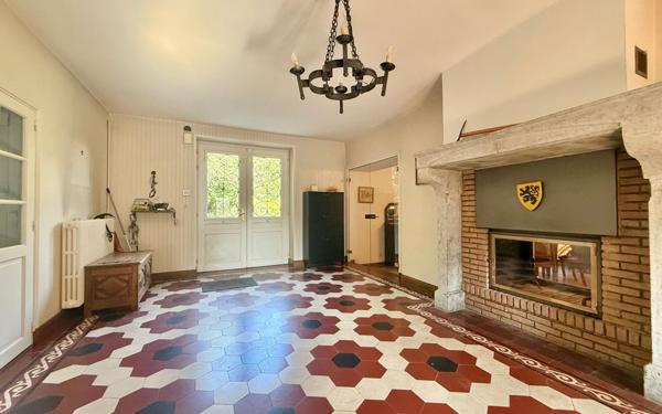 Maison à vendre    6 pièces • 208 m2 Pontailler-sur-Saône