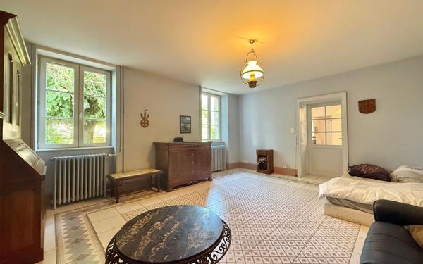 Maison à vendre    6 pièces • 208 m2 Pontailler-sur-Saône