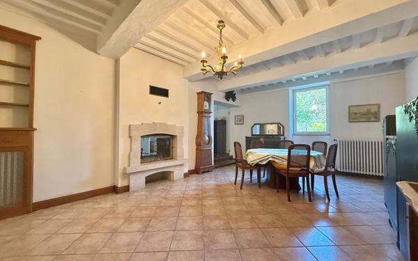 Maison à vendre    6 pièces • 208 m2 Pontailler-sur-Saône