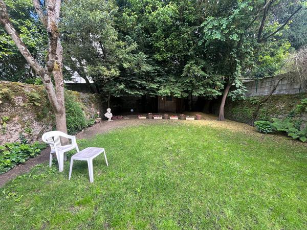 Maison 7 pièce(s) 150 m2 secteur Canclaux