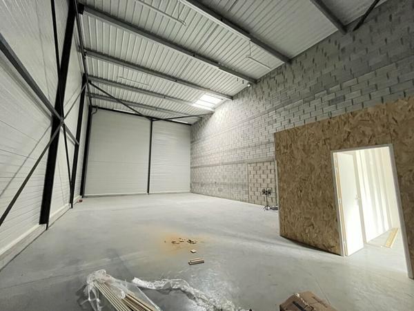 Local d'activites 175 m² à louer THORIGNE FOUILLARD (réf : 35.6454)