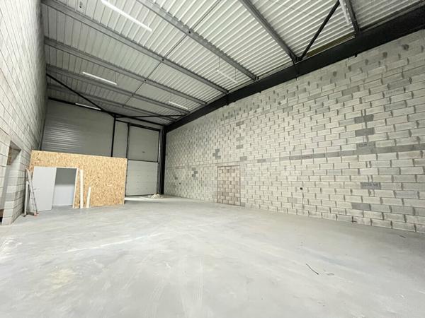 Local d'activites 175 m² à louer THORIGNE FOUILLARD (réf : 35.6454)