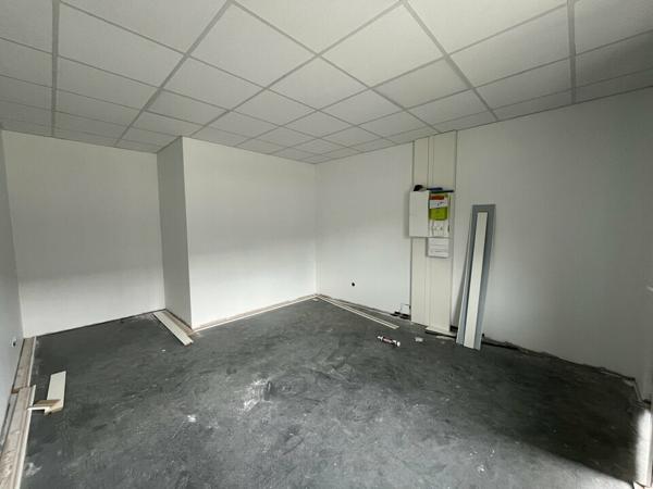 Local d'activites 175 m² à louer THORIGNE FOUILLARD (réf : 35.6454)