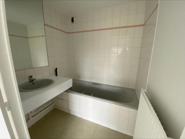 Appartement T2 à louer - 34 m² (réf : 558754)