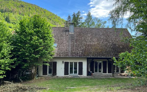 Maison à vendre    7 pièces •  Saint-Amarin