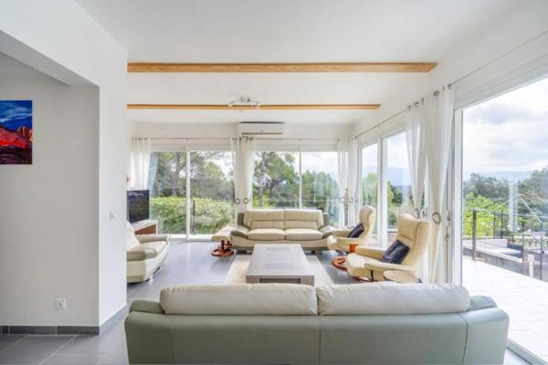 Maison à PIGNANS (83790)