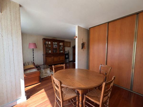 Appartement 3 pièces très lumineux plein coeur du Centre-ville , Verrières-le-Buisson, DPE C , cave.