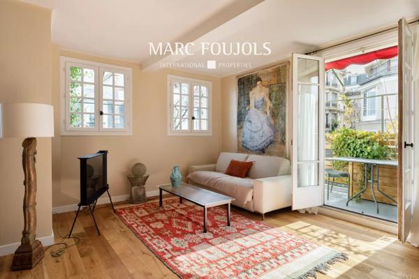 Paris XVIII – Lamarck/Junot – Duplex derniers étages avec terrasses