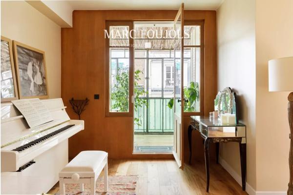 Paris XVIII – Lamarck/Junot – Duplex derniers étages avec terrasses