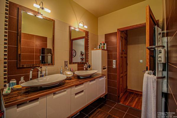 Une maison de Maître contemporaine à Candresse avec dépendances et son jardin de 2500m2 arboré