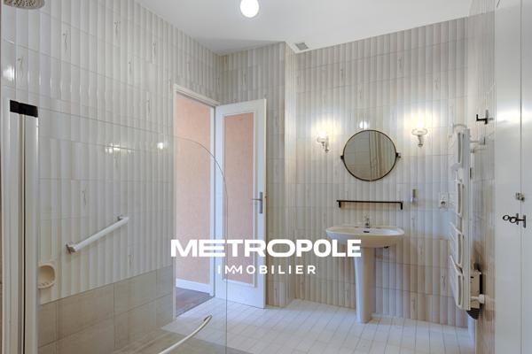 Maison 12 pièce(s) 10 chambre(s) 425 m²