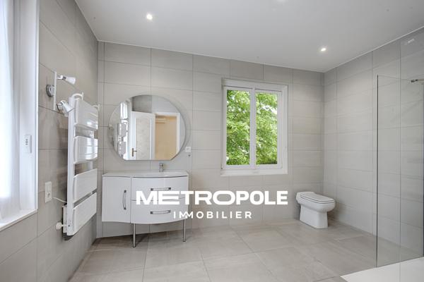 Maison 12 pièce(s) 10 chambre(s) 425 m²