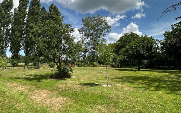 Maison à vendre    6 pièces •  Villiers-en-Lieu