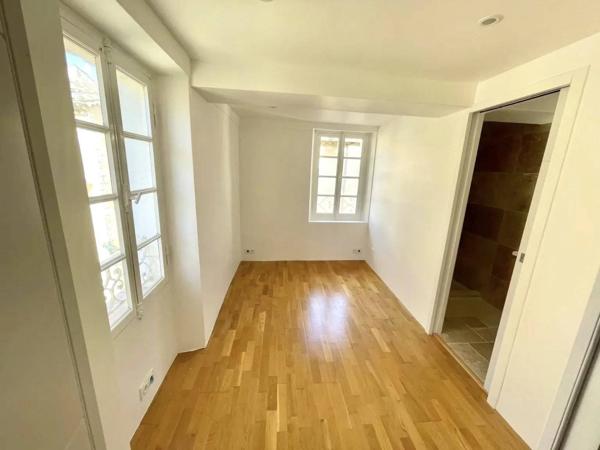 Charmante maison en pierre - Village de Valbonne !