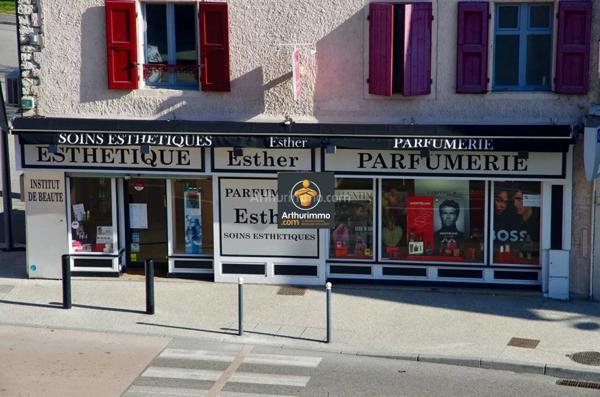 Location Local commercial 3 pièces 300 m2 à Morestel