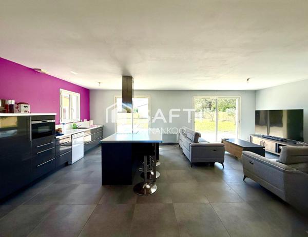 Villa contemporaine de plain-pied avec dépendance à Pauligne (11300)